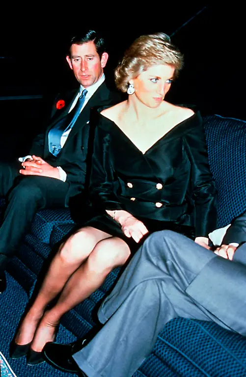 HRH-PRINCE-CHARLES-OF-WALES-PRINCESS-DIANA-full-length-hrh-royalty-married-husband-wife-black-suit-dress-sitting-CAP-PPG