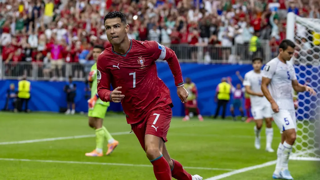 Texas-USA-06-23-2026-Football-Portugal-vs-Uzbekistan-FIFA-World-Cup-2026-Player-Cristiano-Ronaldo-in-a-match-between-Portugal-and-Uzbekistan-valid-for-the-second-round-of-the-group-stage-of-the-2026-World-Cup-held-at-NRG-Stadium-located-in-the-city-of-Houston-in-the-state-of-Texas-United-States-on-Tuesday-June-23-2026