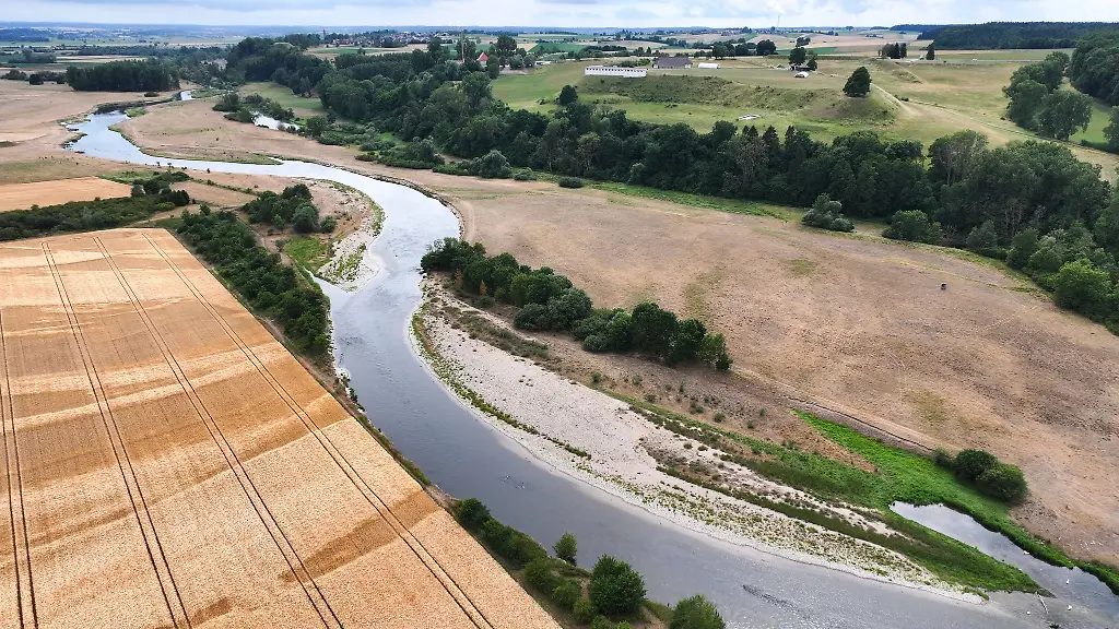 Der-Pegelstand-der-Donau-ist-sehr-niedrig