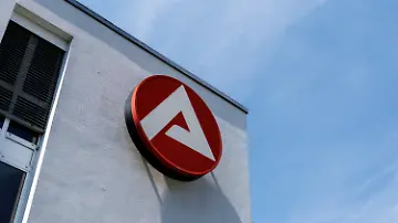 604166885