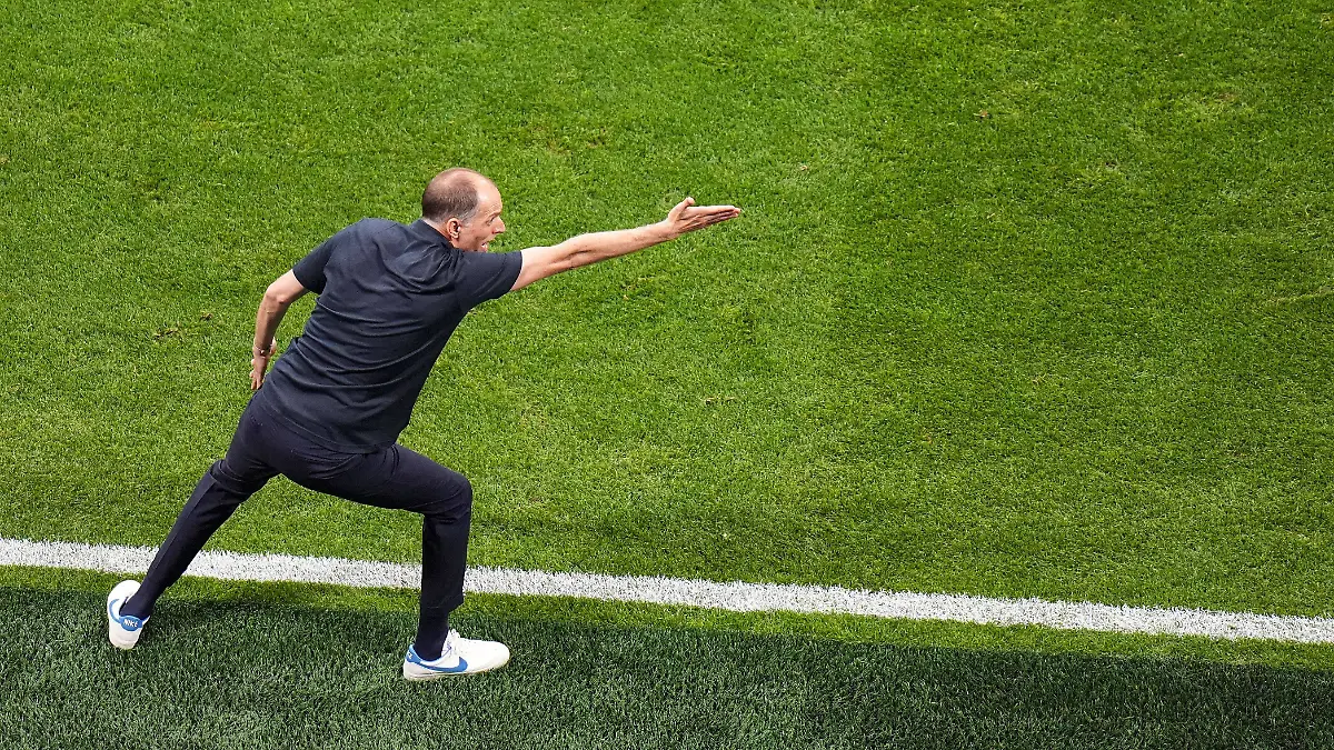 England-manager-Thomas-Tuchel-shows-a-look-of-dejection-in-the-technical-area-England-v-DR-Congo-2026-FIFA-World-Cup-WM-Weltmeisterschaft-Fussball-Group-of-32-Football-Atlanta-Stadium-Atlanta-Georgia-USA-01-Jul-2026Atlanta-Mercedes-Benz-Stadium-Georgia-GA-United-States-of-America-PUBLICATIONxINxGERxSUIxAUTxHUNxGRExMLTxCYPxROUxBULxUAExKSAxCHNxDENxINDxITAxPORxESPxSWExTURxMEXxCOLxVENxPERxECUxBRAxARGxCHIxURUxPARxPANxONLY-Copyright-xIsmaelxAdnan-Shutterstockx-16970376bg