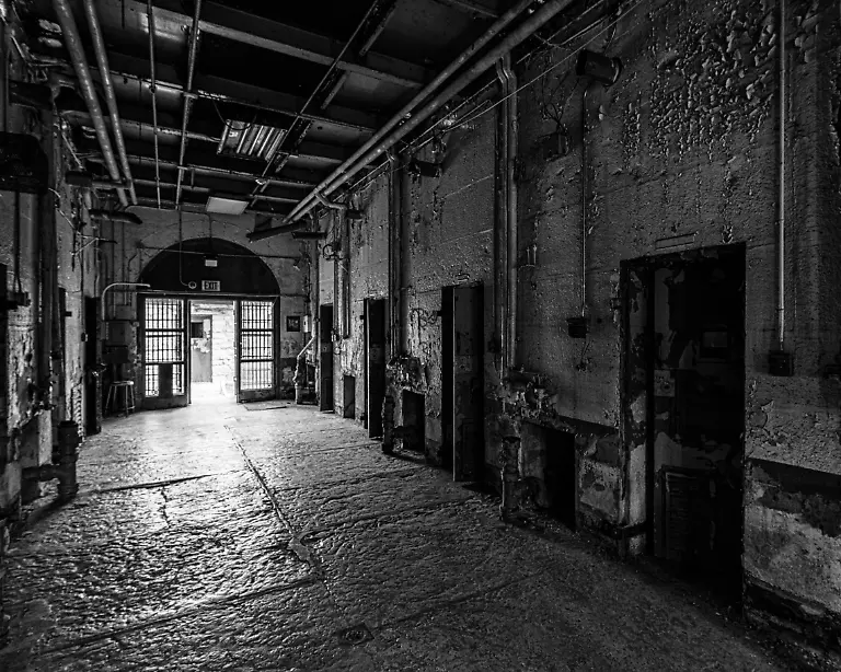 Old-Joliet-Prison-cells-on-death-row-Corridor-of-death-row-cells-in-the-Old-Joliet-Prison-in-Joliet-Illinois