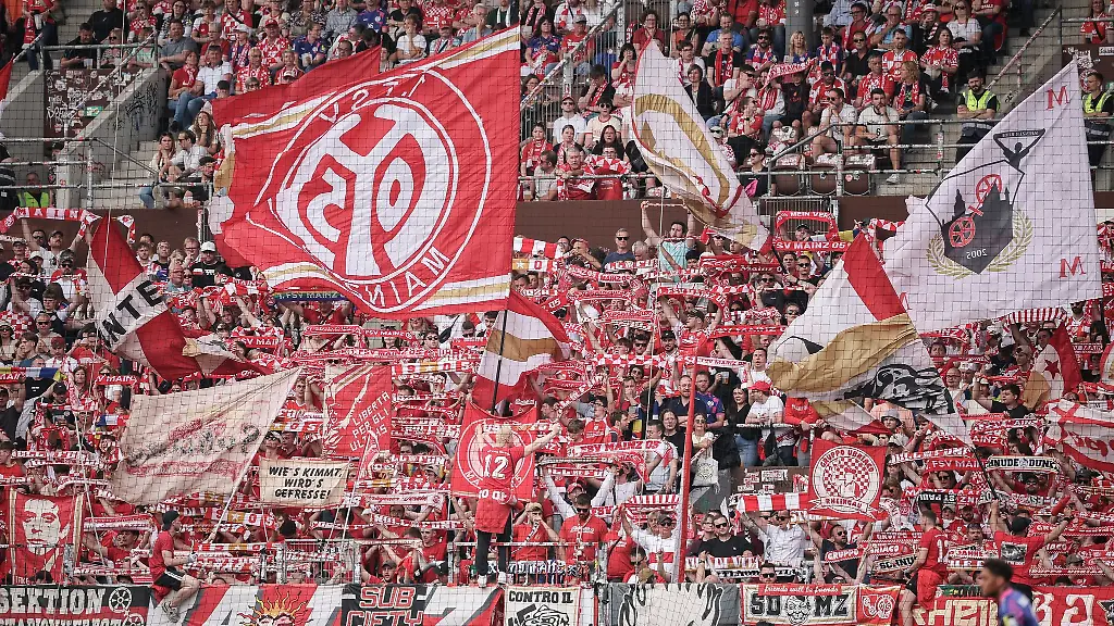 Der-FSV-Mainz-05-startet-gegen-den-Aufsteiger-SC-Paderborn-in-die-Bundesliga-Saison