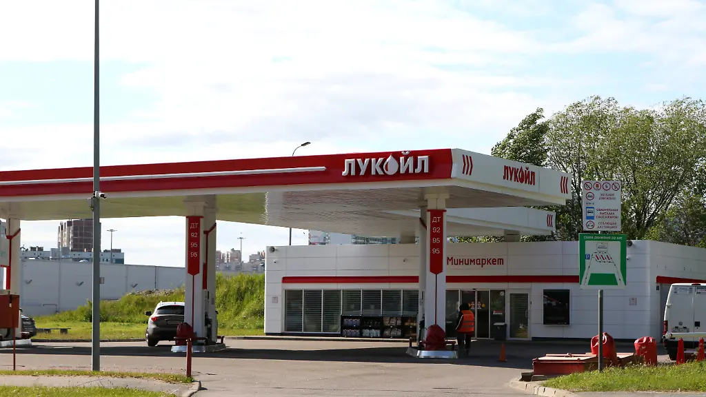 Russian-Federation-Saint-Petersburg-June-summer