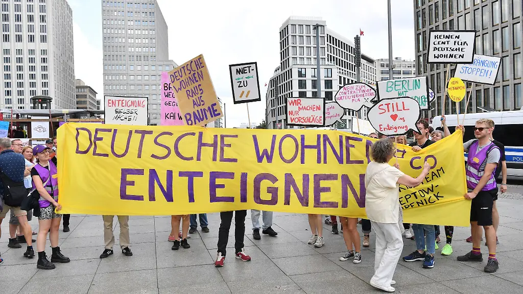 Beim-Thema-Enteignung-grosser-Wohnungsunternehmen-gehen-die-Meinungen-auseinander