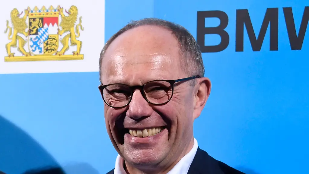 7a69282b217ffe413a3d3fe28c90d95f