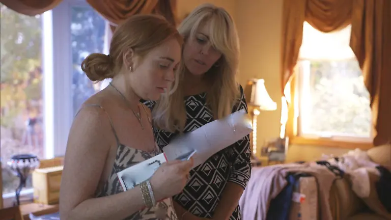 LINDSAY-from-left-Lindsay-Lohan-Dina-Lohan-ep-101-2014