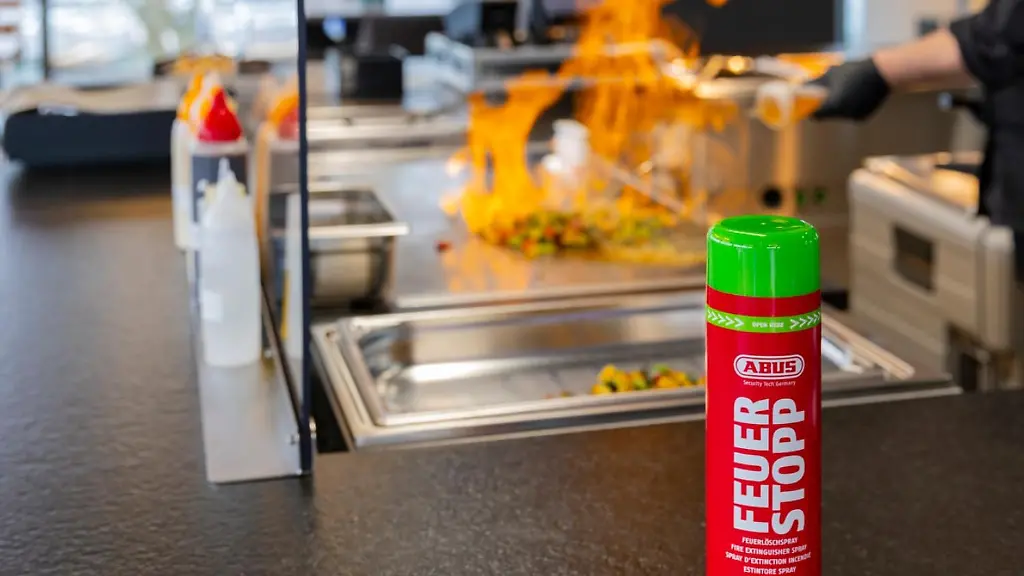 Faengt-es-beim-Kochen-oder-Frittieren-an-zu-brennen-kann-ein-Fettbrandloescher-Spray-helfen