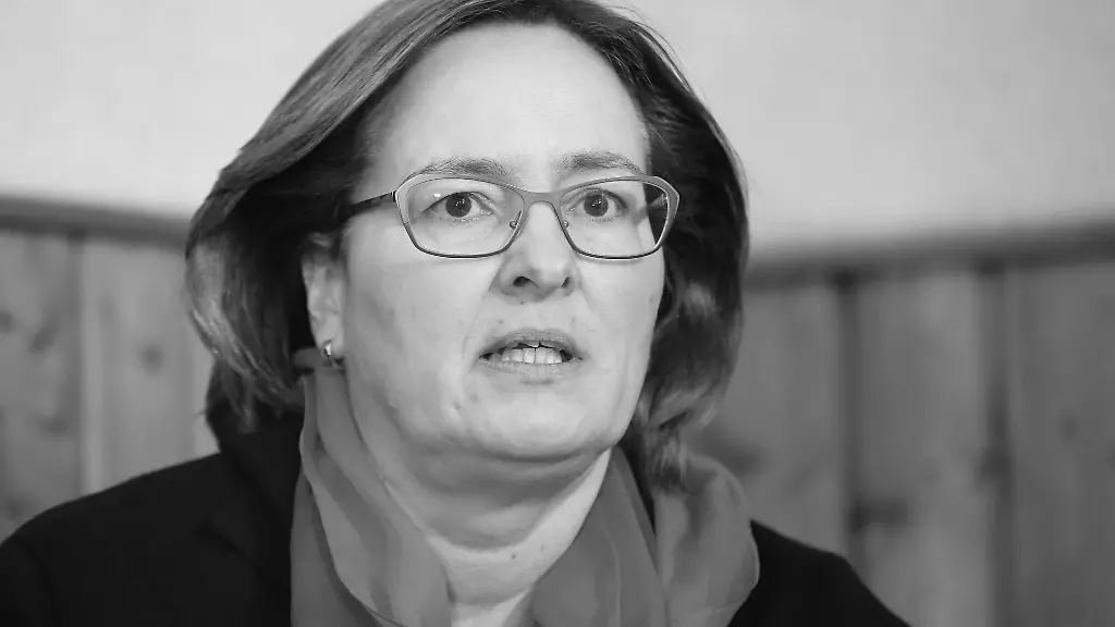 Die-langjaehrige-Landesvorsitzende-des-Weissen-Rings-in-Schleswig-Holstein-Manuela-Soeller-Winkler-ist-gestorben