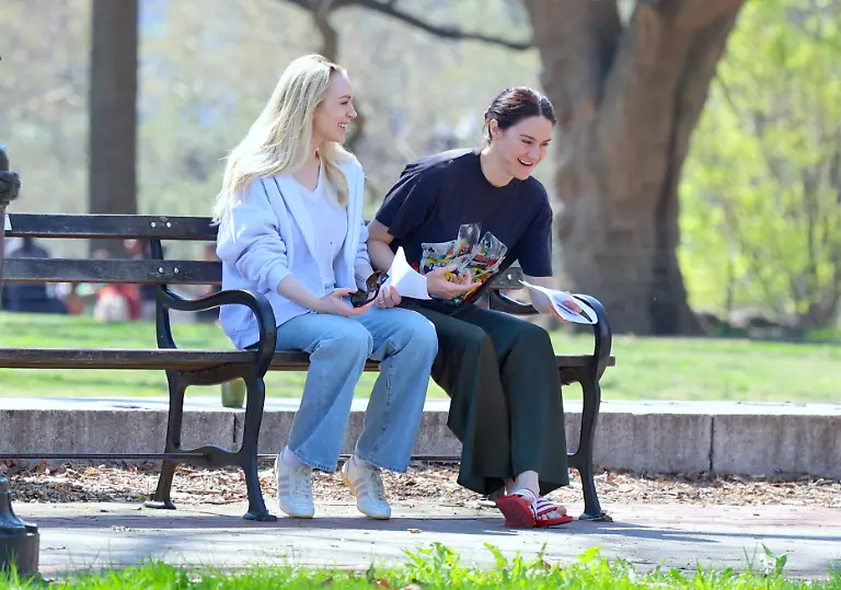 Lindsay-Lohan-and-Shailene-Woodley-on-set-in-Brooklyn-Actresses-Lindsay-Lohan-and-Shailene-Woodley-are-filming-their-new-show-Count-My-Lies-at-Fort-Greene-Park-in-Brooklyn-NY-on-April-14-2026-Photo-by-Dylan-Travis-ABACAPRESS