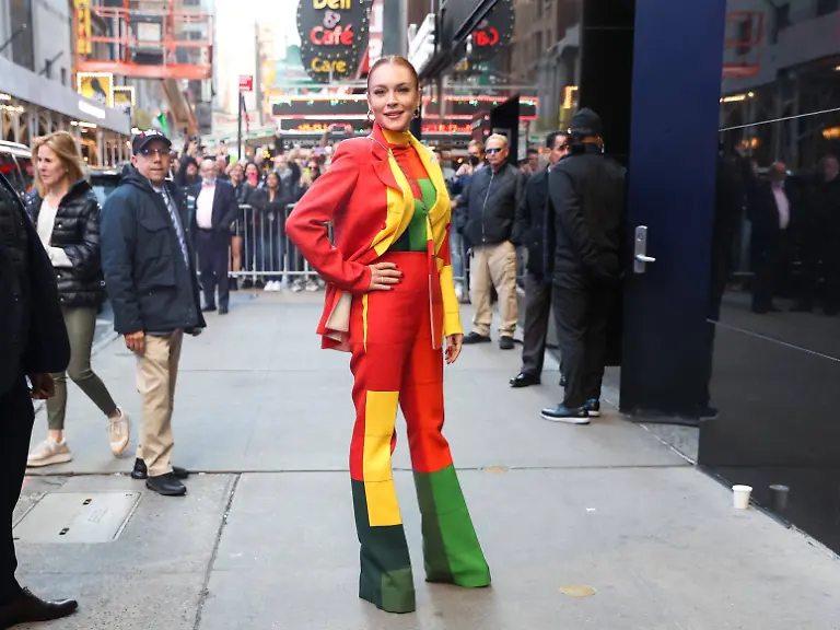 Entertainment-Bilder-des-Tages-Lindsay-Lohan-Strikes-A-Pose-At-Good-Morning-America-Featuring-Lindsay-Lohan-Where-New-York-New-York-United-States-When-08-Nov-2022-Credit-BauerGriffin-INSTARimages