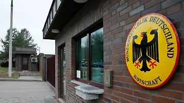 2014-11-16T120000Z_1694177208_GM1EABG1IJK01_RTRMADP_3_GERMANY-RUSSIA-SPY