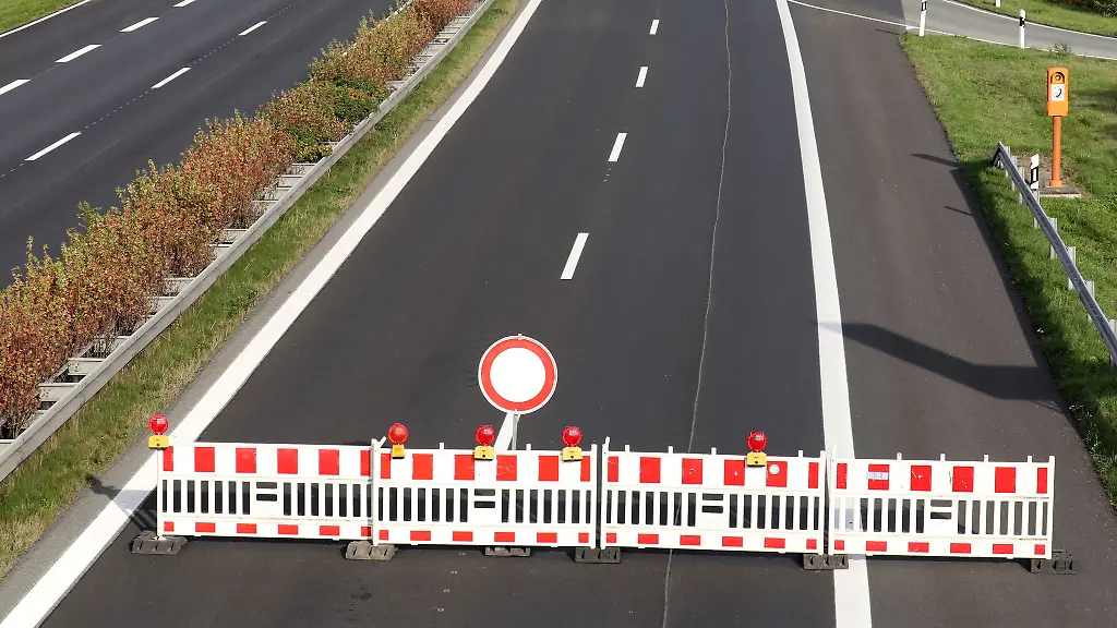 Der-Autoverkehr-koennte-in-NRW-am-Wochenende-stark-beeintraechtigt-sein