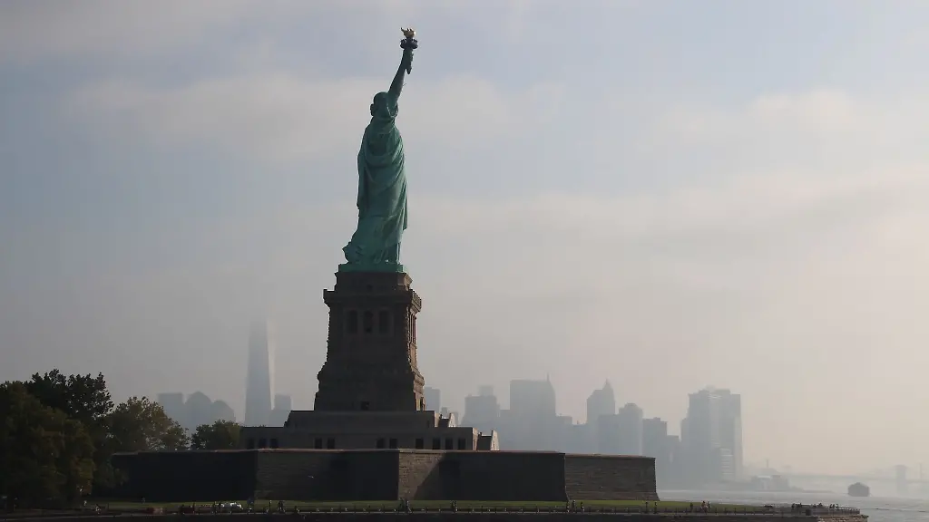 Die-Freiheitsstatue-war-oft-das-Erste-was-Fluechtlinge-und-Auswanderer-von-Amerika-sahen-und-deshalb-erinnerten-sie-sich-ihr-ganzes-weiteres-Leben-daran-Archivbild