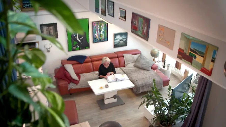 Video poster
