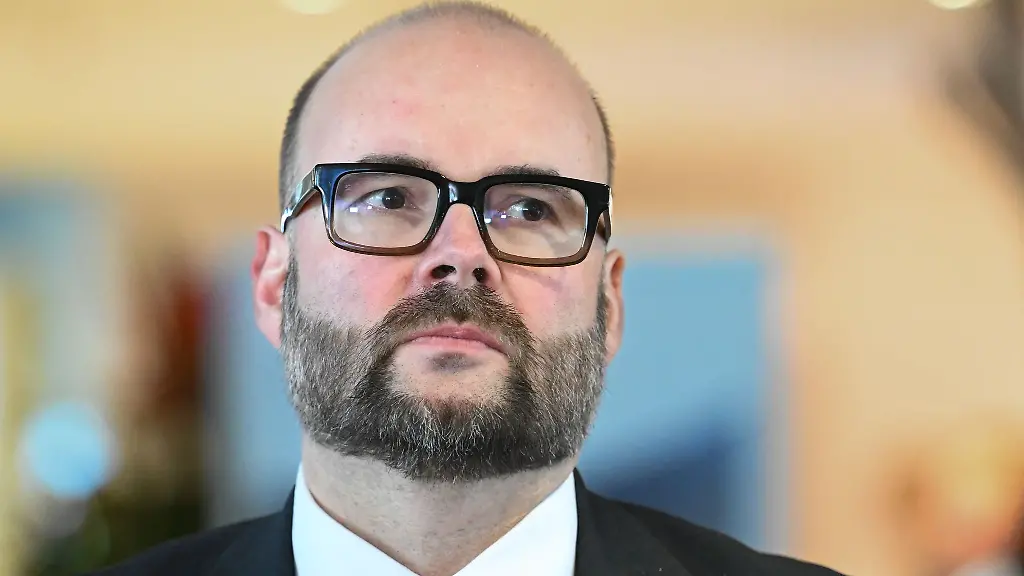 Finanzminister-Christian-Piwarz-CDU-hat-den-Regierungsentwurf-zum-Doppelhaushalt-vorgestellt