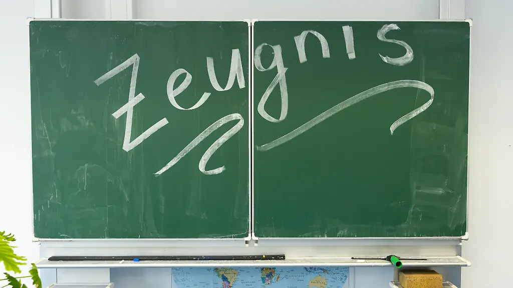 Wegen-des-AfD-Parteitags-kommen-viele-Schueler-heute-frueher-nach-Hause