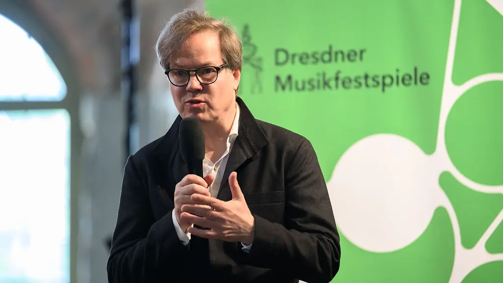 Der-Vertrag-von-Jan-Vogler-als-Intendant-der-Dresdner-Musikfestspiele-ist-um-fuenf-Jahre-verlaengert-worden-Archivbild