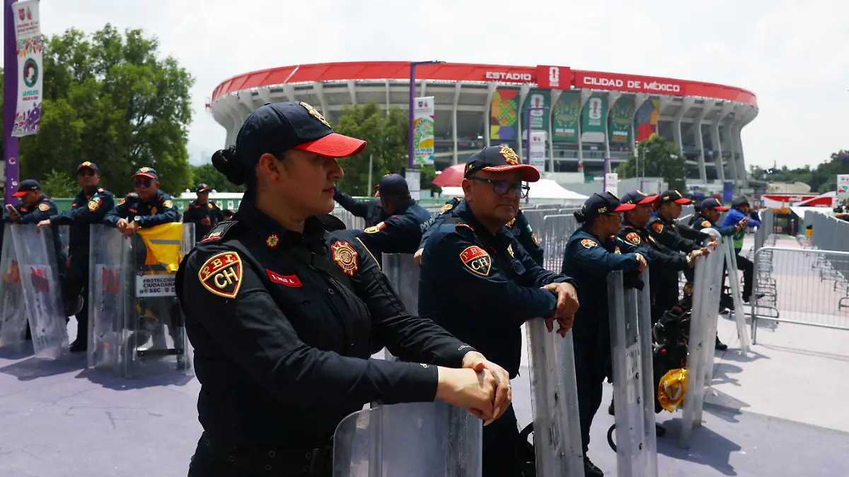 Soccer-Football-FIFA-World-Cup-2026-Round-of-32-Mexico-v-Ecuador-Estadio-Azteca-Mexico-City-Mexico-June-30-2026-Police-officers-outside-the-stadium-before-the-match-REUTERS-Henry-Romero