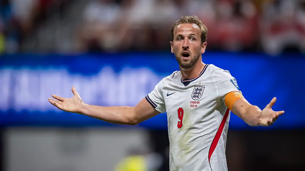 July-1-2026-Atlanta-Georgia-USA-England-forward-Harry-Kane-9-argues-a-call-against-DR-Congo-during-their-World-Cup-Round-of-32-match-at-Atlanta-Stadium-in-Atlanta-Georgia-England-wins-the-game-2-1-in-regulation-play