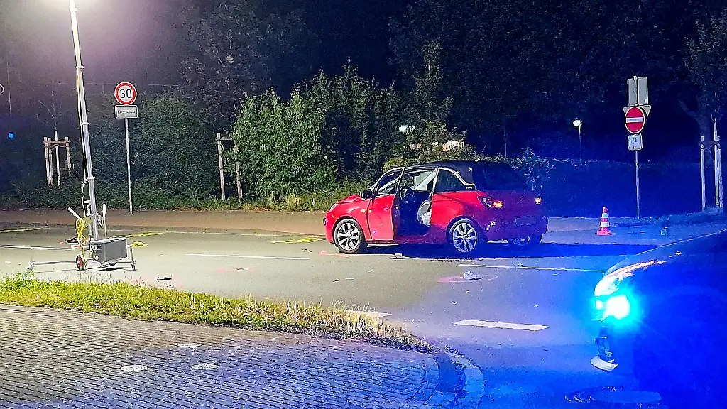Eine-junge-Frau-wird-in-Luenen-von-einem-Auto-erfasst-und-stirbt-an-ihren-Verletzungen