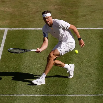 Tennis-Wimbledon-All-England-Lawn-Tennis-and-Croquet-Club-London-Britain-July-2-2026-Germany-s-Alexander-Zverev-in-action-during-his-second-round-match-against-France-s-Valentin-Royer-REUTERS-Andrew-Couldridge