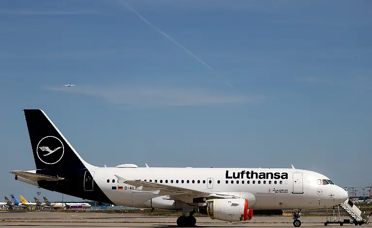 2020-06-02T000000Z-2080129859-RC231H9INQTX-RTRMADP-3-HEALTH-CORONAVIRUS-GERMANY-LUFTHANSA