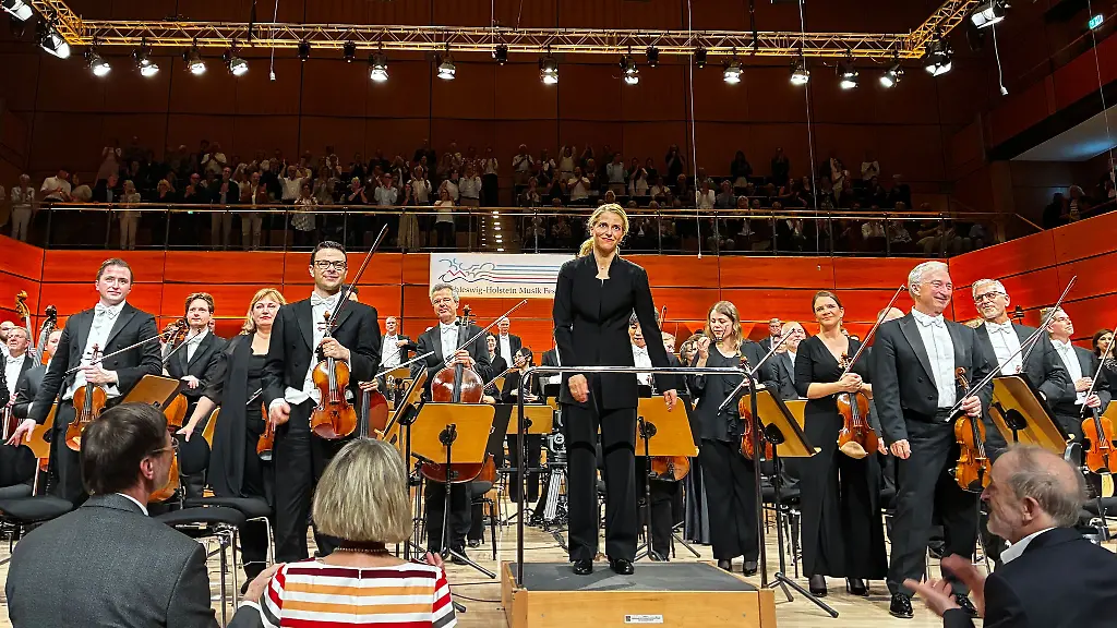 Das-NDR-Elbphilharmonie-Orchester-hat-in-Luebeck-das-Schleswig-Holstein-Musik-Festival-mit-einem-Konzert-eroeffnet