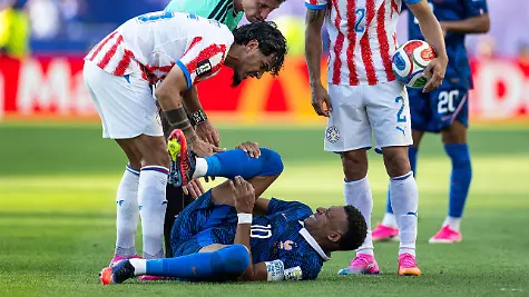 260704-Kylian-Mbappe-of-France-in-pain-during-the-FIFA-World-Cup-WM-Weltmeisterschaft-Fussball-2026-round-of-16-football-match-between-Paraguay-and-France-on-July-4-2026-in-Philadelphia-Photo-Jon-Olav-Nesvold-BILDBYRAN-COP-217-JE0140-fotboll-football-soccer-fotball-vm-fotbolls-vm-fotball-vm-fotbolls-vm-2026-fifa-world-cup-2026-attondelsfinal-round-of-16-bbeng-July-4-2026-Kylian-Mbappe-of-France-in-pain-during-the-FIFA-World-Cup-2026-Round-of-16-soccer-match-between-Paraguay-and-France-on-July-4-2026-in-Philadelphia-Photo-by-Jon-Olav-Nesvold