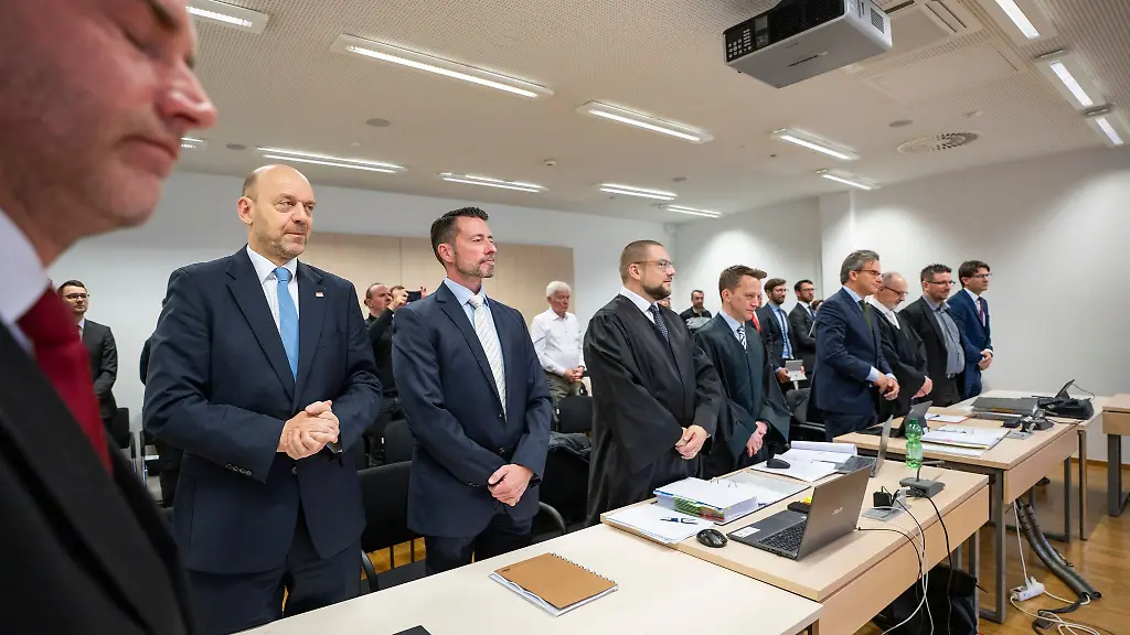 Der-Streit-um-die-Einstufung-der-hessischen-AfD-als-rechtsextremen-Verdachtsfall-beschaeftigt-die-Justiz-hier-das-Verwaltungsgericht-Wiesbaden