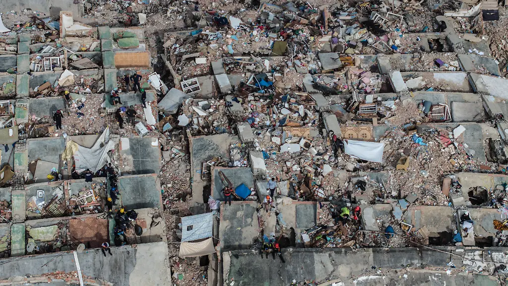 LA-GUAIRA-VENEZUELA-JULY-4-An-aerial-view-captures-the-catastrophic-destruction-across-the-Caraballeda-and-Caribe-neighborhoods-in-the-coastal-city-of-La-Guaira-Venezuela-on-July-4-2026-the-area-hardest-hit-by-the-recent-7-2-and-7-5-magnitude-twin-earthquakes-As-emergency-response-teams-continue-searching-the-debris-for-survivors-the-aerial-footage-underscores-the-severe-impact-of-the-disaster