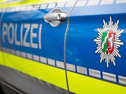 Drei Männer mit Messer verletzt: Sicherheitsmitarbeiter stirbt am Rande eines Streits in Essen
