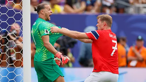 Brazil-v-Norway-Round-of-16-FIFA-World-Cup-WM-Weltmeisterschaft-Fussball-2026-Orjan-Nyland-goalkeeper-of-Norway-and-Alexander-Sorloth-of-Norway-celebrate-penalty-save-during-the-FIFA-World-Cup-2026-Round-Of-16-match-between-Brazil-and-Norway-at-New-York-New-Jersey-Stadium-on-July-5-2026-in-East-Rutherford-New-Jersey