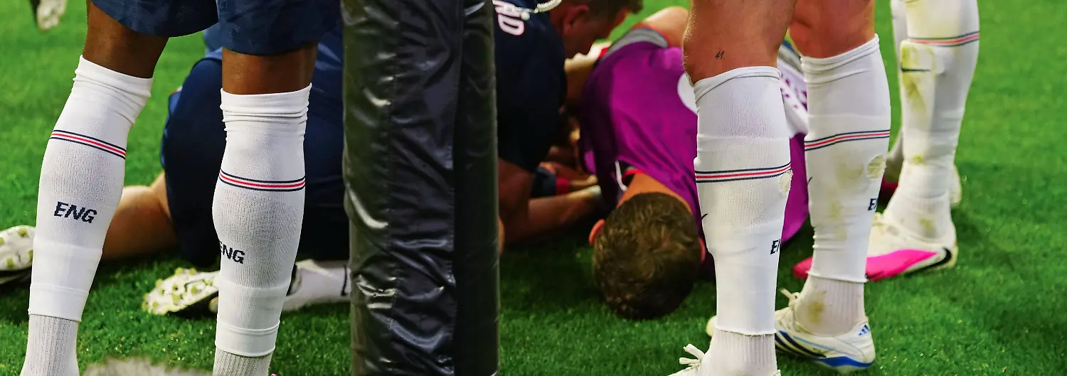 Jordan-Henderson-of-England-injured-after-the-match-Mexico-v-England-2026-FIFA-World-Cup-WM-Weltmeisterschaft-Fussball-Round-of-16-Football-Azteca-Stadium-Mexico-City-Mexico-05-Jul-2026Mexico-City-Azteca-Stadium-Mexico-PUBLICATIONxINxGERxSUIxAUTxHUNxGRExMLTxCYPxROUxBULxUAExKSAxCHNxDENxINDxITAxPORxESPxSWExTURxMEXxCOLxVENxPERxECUxBRAxARGxCHIxURUxPARxPANxONLY-Copyright-xJavierxGarcia-Shutterstockx-16975483eq