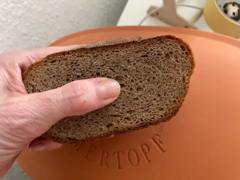 Test Brotkästen Tag 6 römertopf hart.jpg