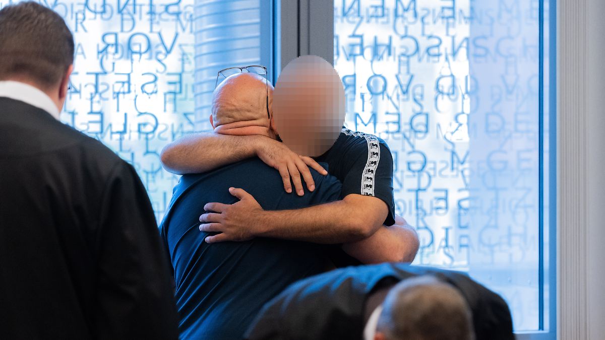 Riesiges Arsenal in Remscheid: Beteiligter gesteht Kriegswaffen-Handel in großem Stil