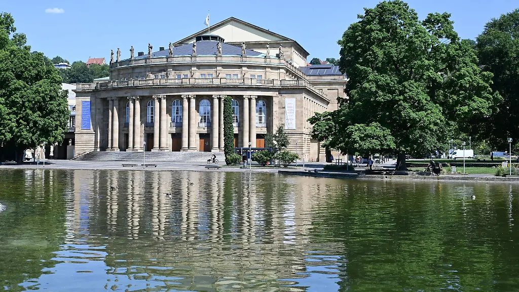 Das-Opernhaus-in-der-Stuttgarter-Innenstadt-muss-dringend-saniert-werden