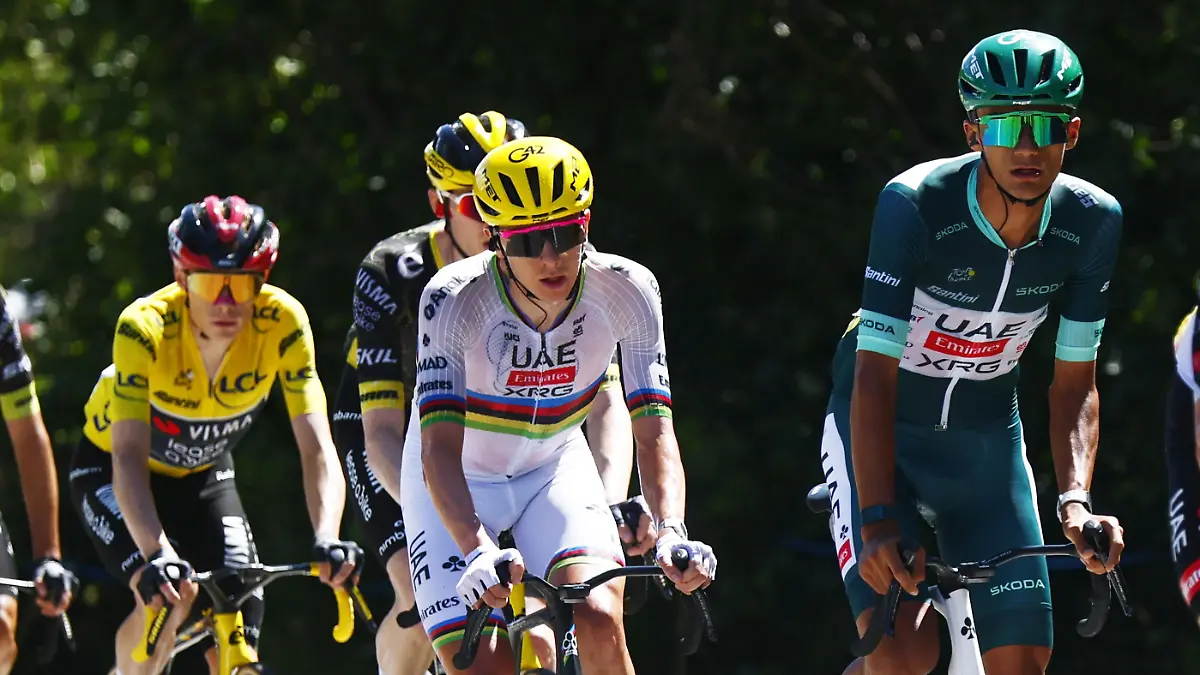 Danish-Jonas-Vingegaard-of-Team-Visma-Lease-a-Bike-Slovenian-Tadej-Pogacar-of-UAE-Team-Emirates-XRG-and-Mexican-Isaac-Del-Toro-of-UAE-Team-Emirates-XRG-pictured-in-action-during-stage-3-of-the-2026-Tour-de-France-cycling-race-a-stage-of-195-9km-from-Granollers-Spain-to-Les-Angles-France-Monday-06-July-2026-The-113th-edition-of-the-Tour-de-France-starts-on-Saturday-4-July-in-Barcelona-Spain-and-will-finish-in-Paris-France-on-the-26th-of-July