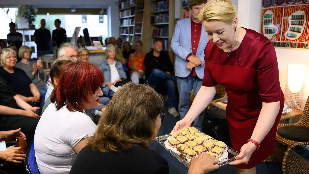 Erstmal-gab-es-selbst-gebackenen-Kuchen-Franziska-Giffey-hat-ein-kleines-Kochbuvh-mit-ihren-Lieblingsrezepten-vorgestellt