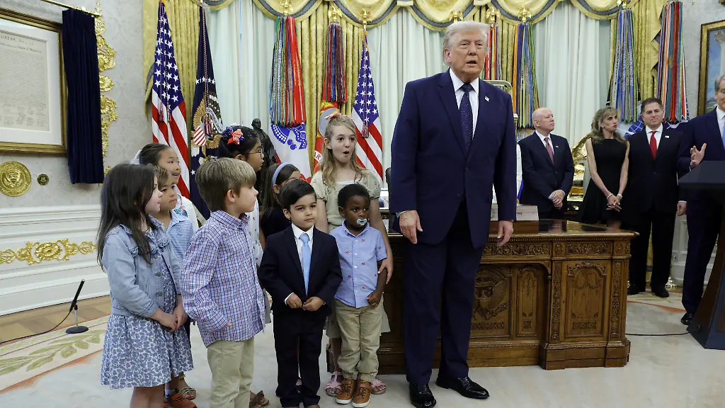 US-President-Donald-J-Trump-prepares-to-speak-on-the-first-day-of-trading-for-Trump-Accounts-in-the-Oval-Office-of-the-White-House-in-Washington-DC-USA-06-July-2026-Trump-Accounts-grant-eligible-US-children-born-between-2026-and-2028-1000-00-to-fund-OstarterO-IRAs