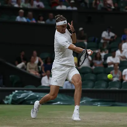 6th-July-2026-All-England-Lawn-Tennis-and-Croquet-Club-London-England-Wimbledon-Tennis-Tournament-Day-Eight-Alexander-Zverev-GER-with-a-forehand-shot-to-Jiri-Lehecka-CZE