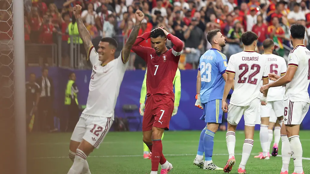 260707-DALLAS-July-7-2026-Cristiano-Ronaldo-2nd-L-of-Portugal-reacts-after-the-round-of-16-match-between-Spain-and-Portugal-at-the-2026-FIFA-World-Cup-WM-Weltmeisterschaft-Fussball-at-Dallas-Stadium-in-Dallas-the-United-States-July-6-2026-SPU-S