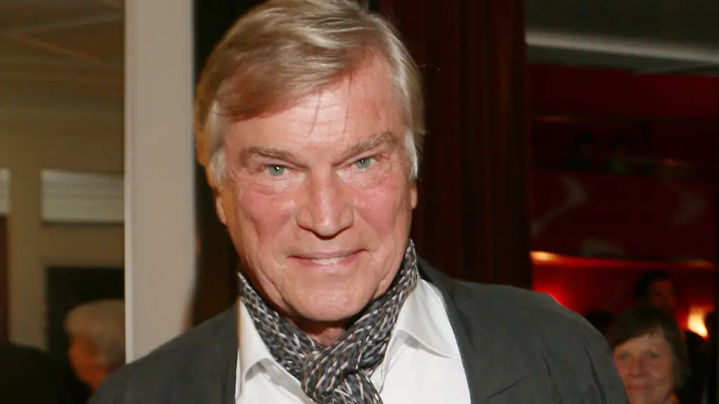 Jochen-Busse-Gala-Privattheatertage-Kammerspiele-Hamburg-29-06-2014-Copyright-xPBecherx-Panthermedia73241088