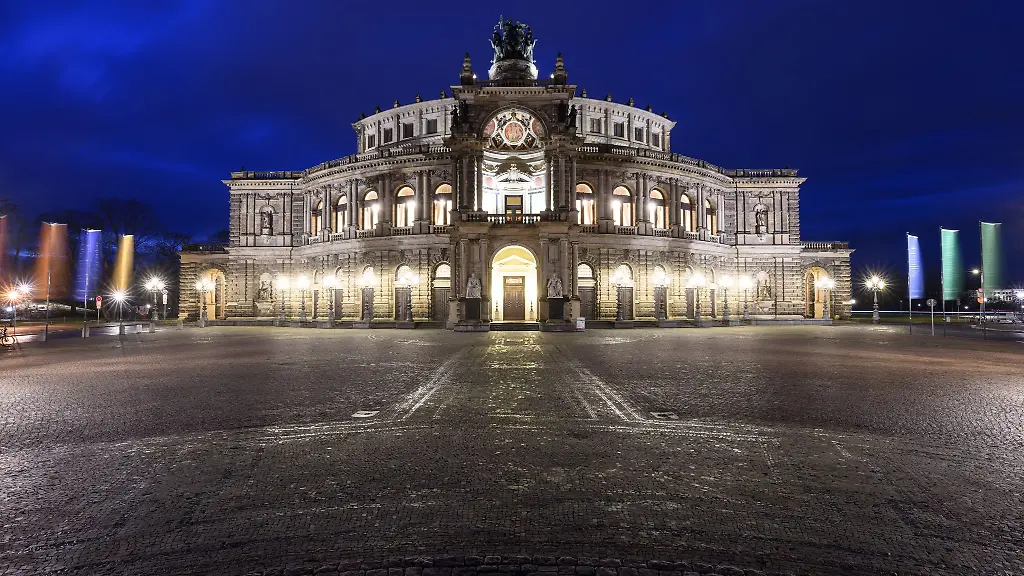 Die-Premiere-von-Richard-Wagners-Parsifal-ist-an-der-Semperoper-Dresden-auf-ein-geteiltes-Echo-gestossen