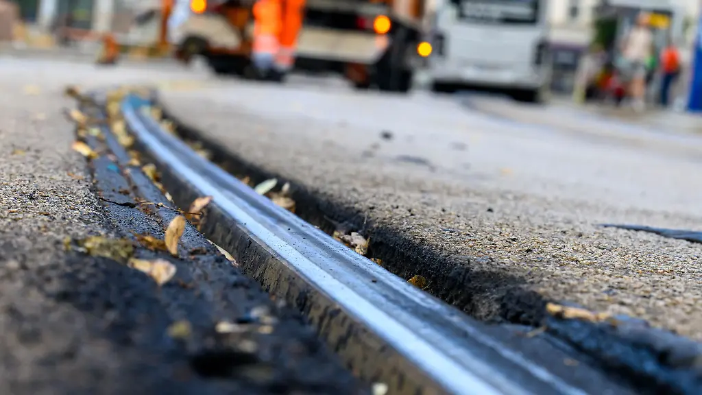 Leipzigs-Strassenbahnen-fahren-zum-Grossteil-wieder-ein-Gutachter-prueft-die-Hitzeschaeden