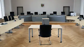 605367008