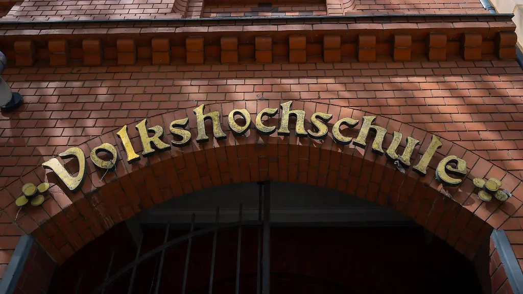 Die-Zeichen-stehen-gut-fuer-die-Erwachsenenbildung-in-Berlin-Laut-einem-Bericht-entwickelte-diese-sich-in-den-letzten-Jahren-stabil