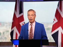 Bild: Brite will bei Nachwahl antreten: Rechtspopulist Nigel Farage legt Parlamentsmandat nieder
