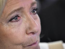 Wahlkampf mit Fußfessel: Kann Le Pen trotz Urteil Präsidentin werden?
