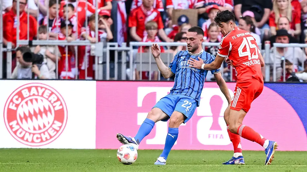 Hier-noch-Rivalen-bald-wieder-Teamkollegen-bei-den-Bayern-Ibrahimovic-links-und-Pavlovic-rechts